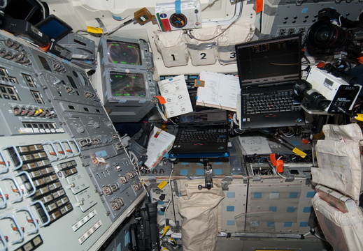 STS127-E-06569