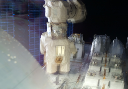 STS127-E-06861