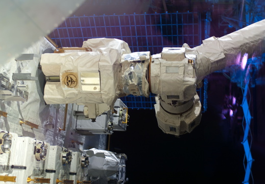 STS127-E-06862