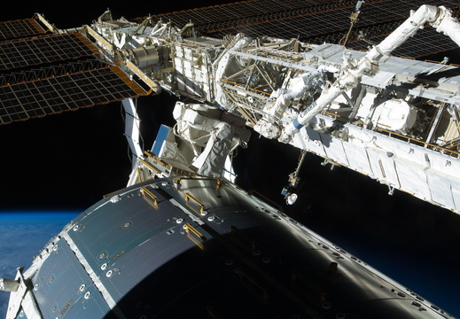 STS129-E-06828