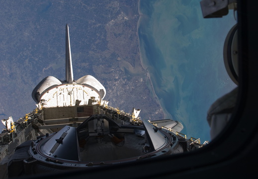STS129-E-10749