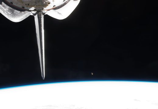 STS129-E-10895