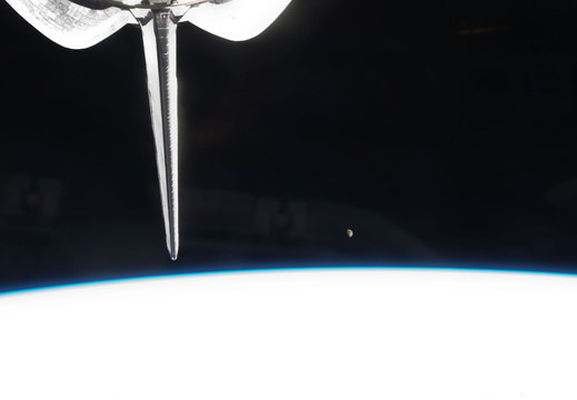 STS129-E-10896