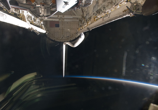 STS129-E-10984