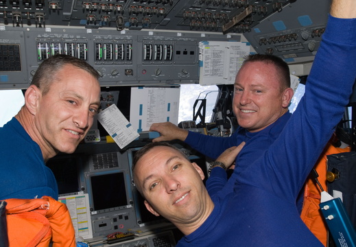 STS129-E-10998