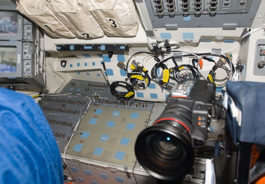 STS129-E-11067