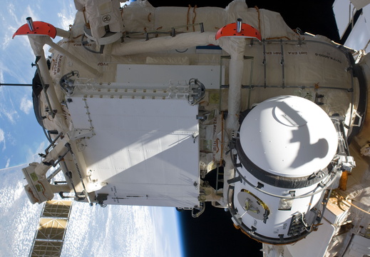 STS132-E-08143