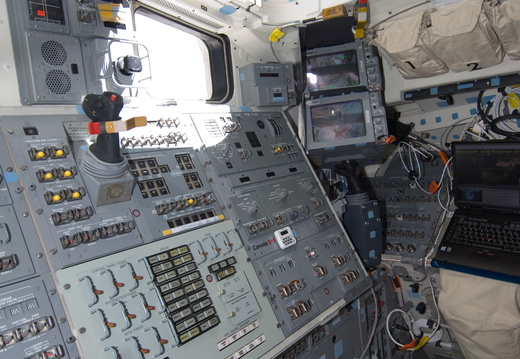 STS132-E-08255