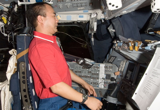 STS132-E-09212