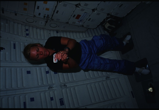 STS051D-11-015