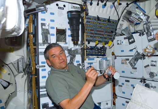 STS111-E-05048