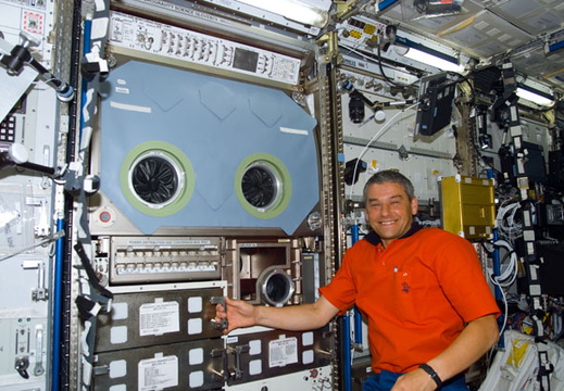 STS111-E-05125