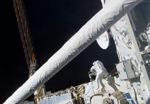 STS111-E-05127