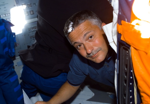 STS112-E-05031