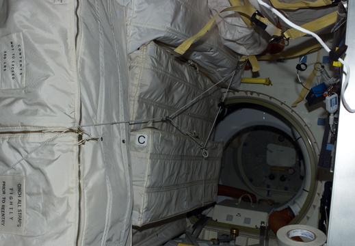 STS112-E-05035