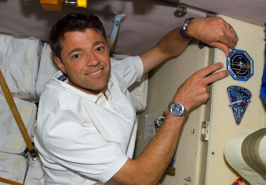 STS112-E-05184
