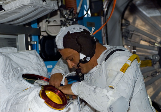 STS112-E-05220