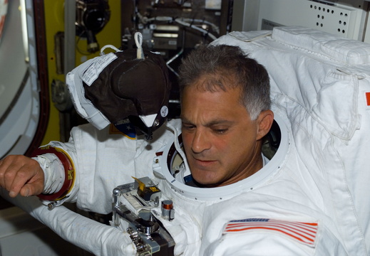 STS112-E-05226