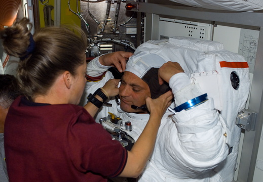 STS112-E-05233
