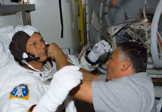 STS112-E-05245