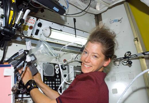 STS112-E-05252