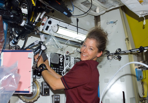 STS112-E-05253