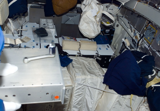 STS112-E-05405