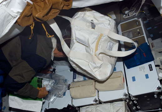 STS112-E-05406