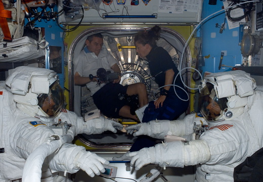 STS112-E-05495