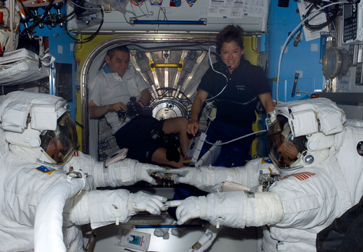 STS112-E-05496