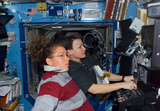 STS112-E-05506