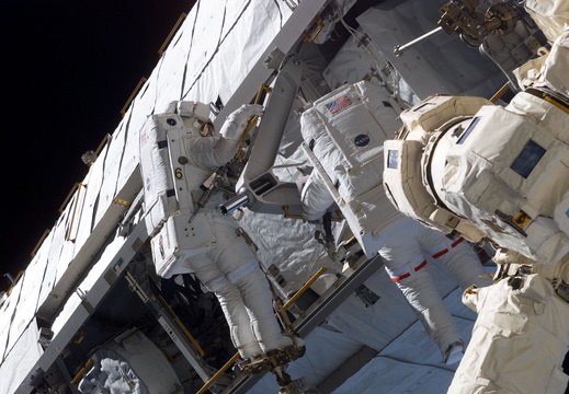 STS112-E-05570