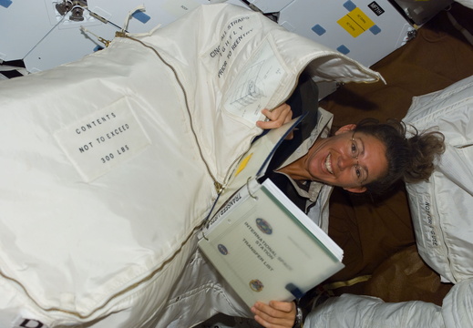 STS112-E-05743