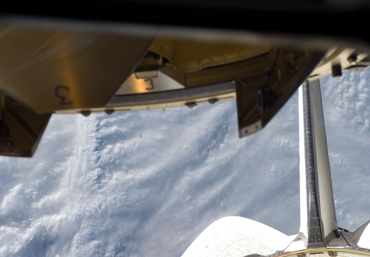 STS112-E-05778