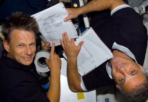 STS112-E-05908