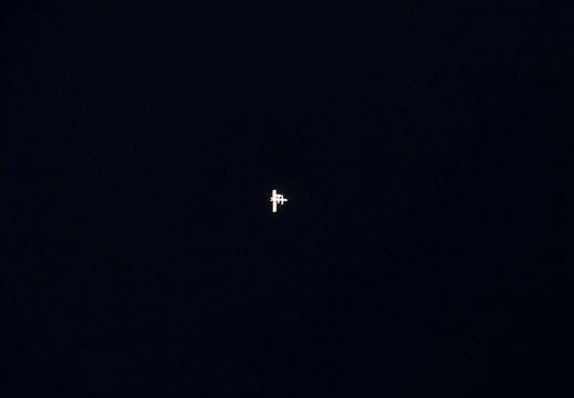 STS112-E-05912