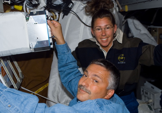 STS112-E-06068