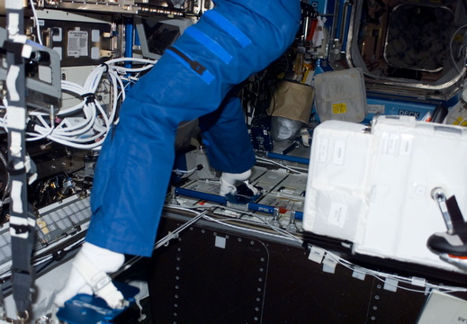 STS112-E-06085