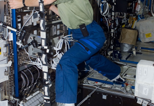 STS112-E-06088