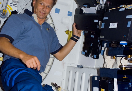 STS112-E-06189
