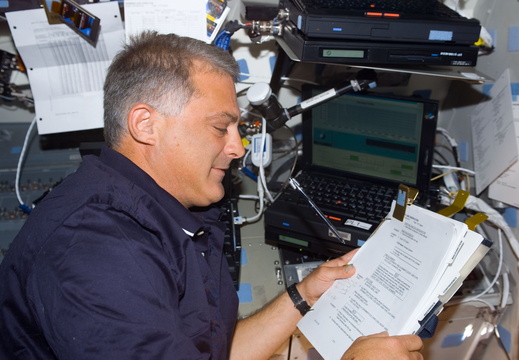 STS112-E-06344