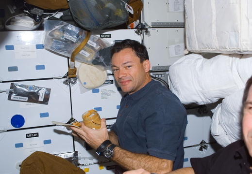 STS113-E-05011