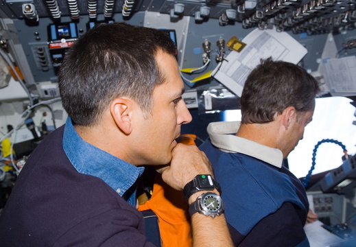 STS113-E-05022