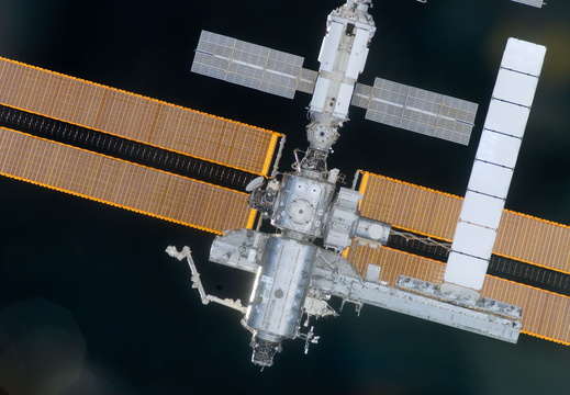 STS113-E-05042