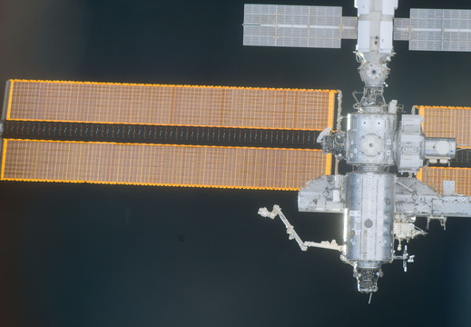 STS113-E-05047