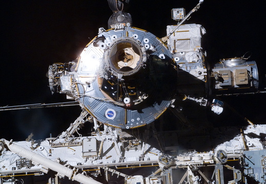 STS113-E-05119