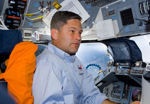 STS113-E-05124