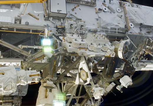 STS113-E-05125