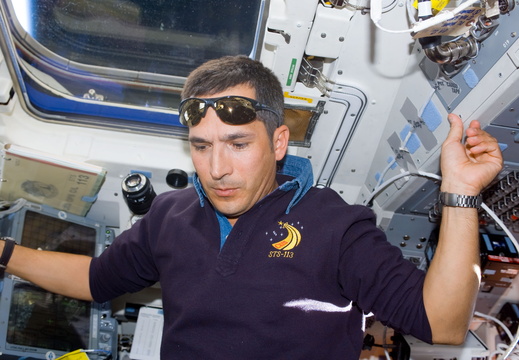 STS113-E-05130