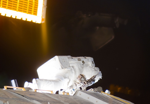 STS113-E-05185